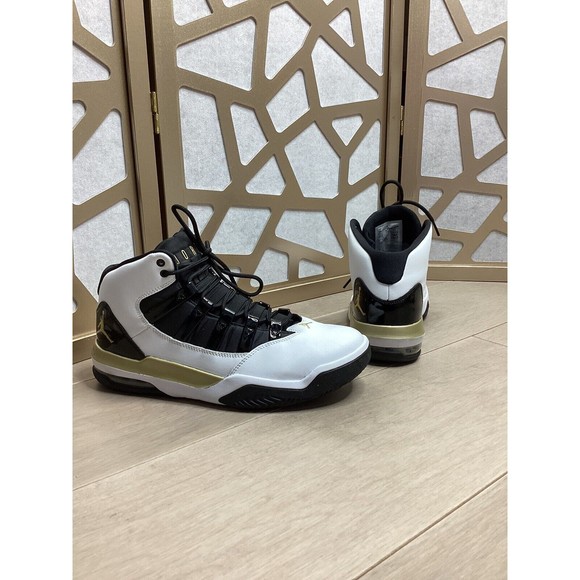 Air Jordan Max Aura sneakers men 8 eu 41 white gold black